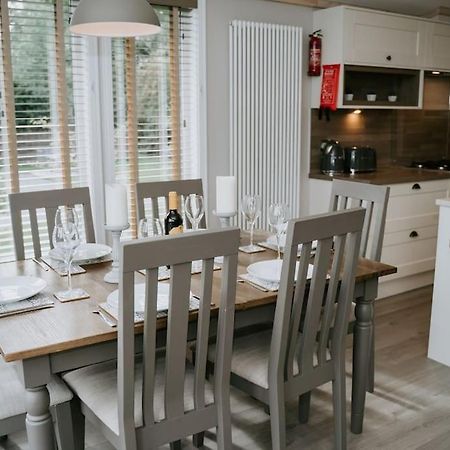 Casa Di Lusso Luxury Lodge Woodhall Spa Buitenkant foto
