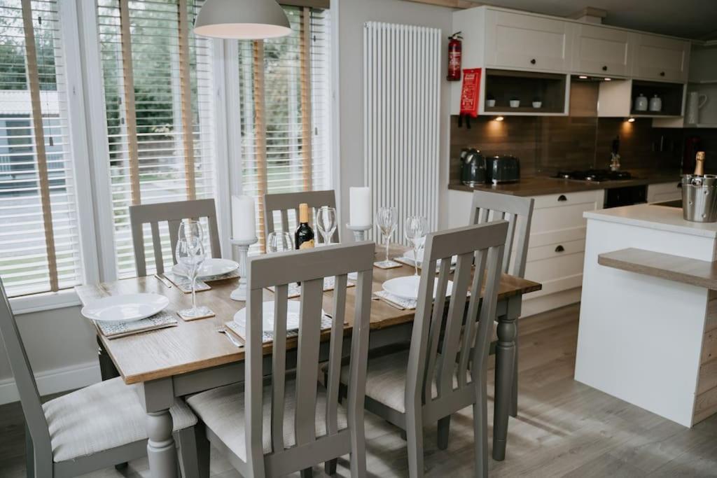 Casa Di Lusso Luxury Lodge Woodhall Spa Buitenkant foto