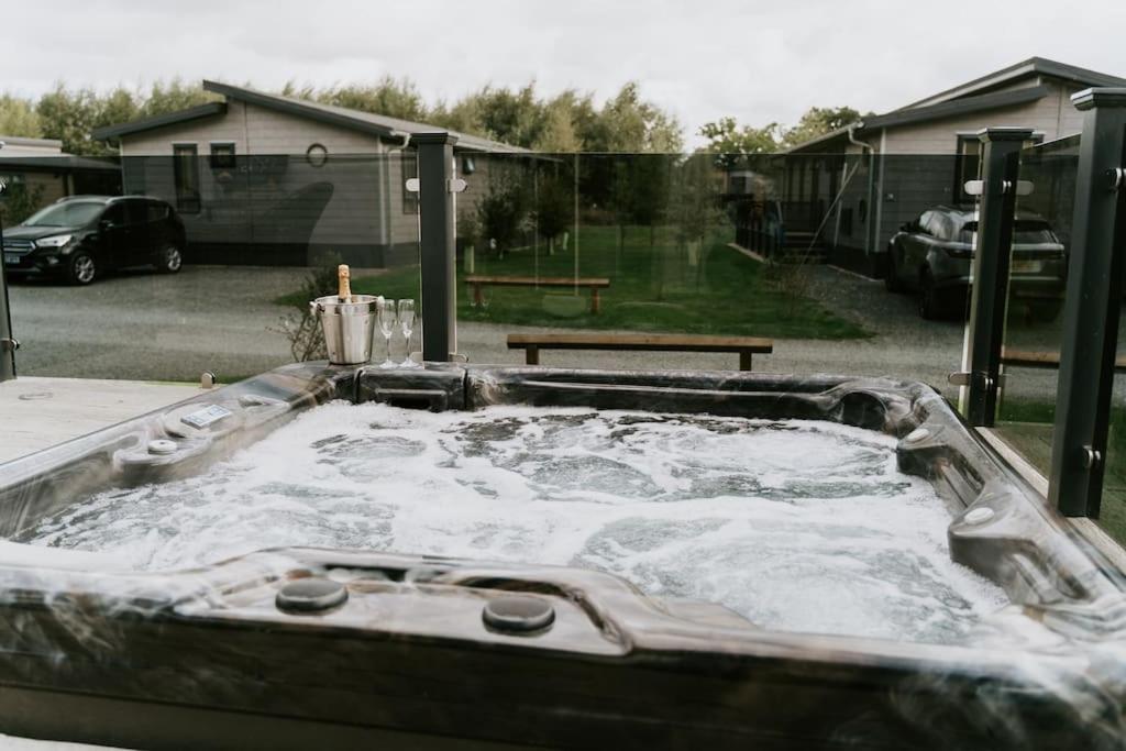 Casa Di Lusso Luxury Lodge Woodhall Spa Buitenkant foto